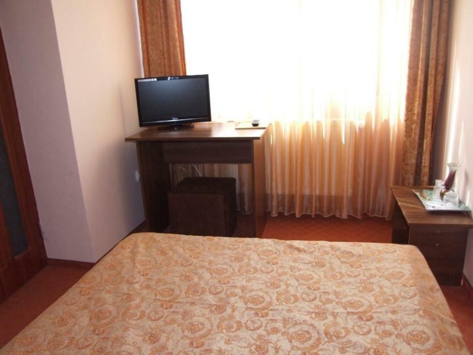 Plaisir Hotel Ploieşti Quarto foto