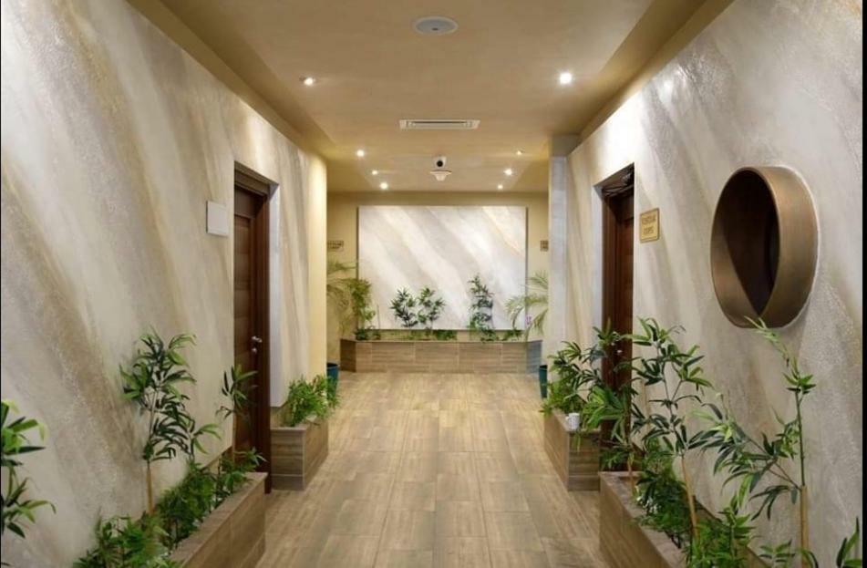 Plaisir Hotel Ploieşti Exterior foto